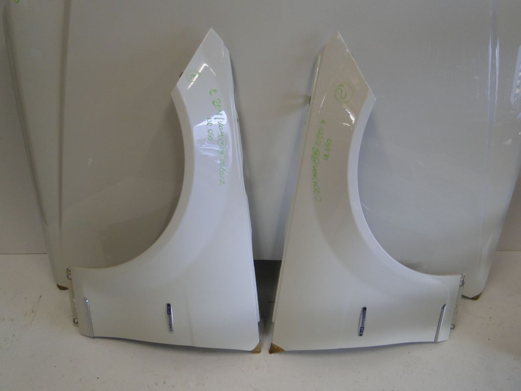 MERCEDES C KLASA W204 AMG BŁOTNIK PRAWY LEWY KOLOR 650 - obrazek 3