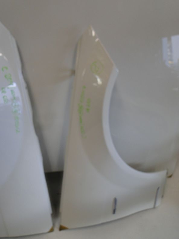 MERCEDES C KLASA W204 AMG BŁOTNIK PRAWY LEWY KOLOR 650 - obrazek 5