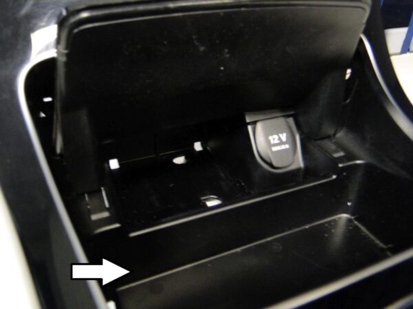 MERCEDES C KLASA W205 POPIELNICZKA A2056800210