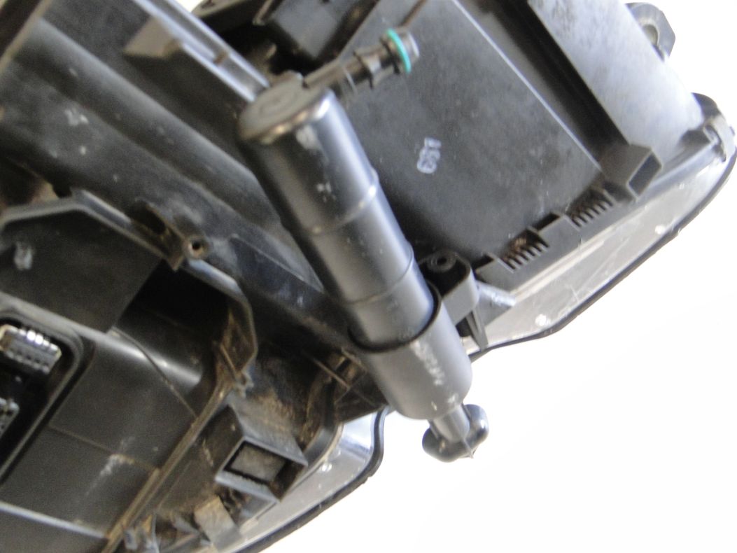 MERCEDES C KLASA W204 SPRYSKIWACZ PRAWY LEWY - obrazek 2