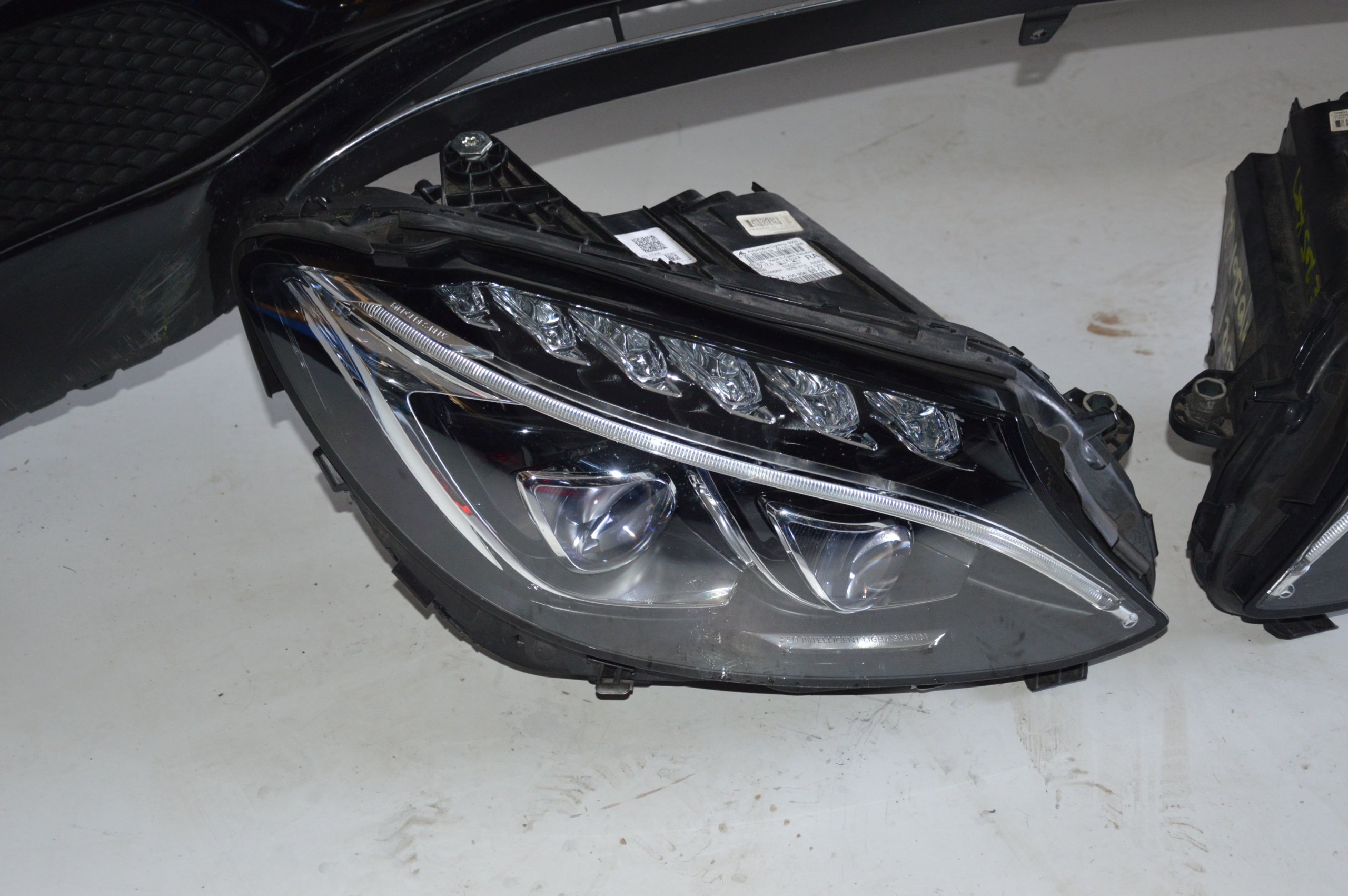 MERCEDES C KLASA W205 LAMPA FULL LED I ZDERZAK KOMPLETNY - obrazek 3