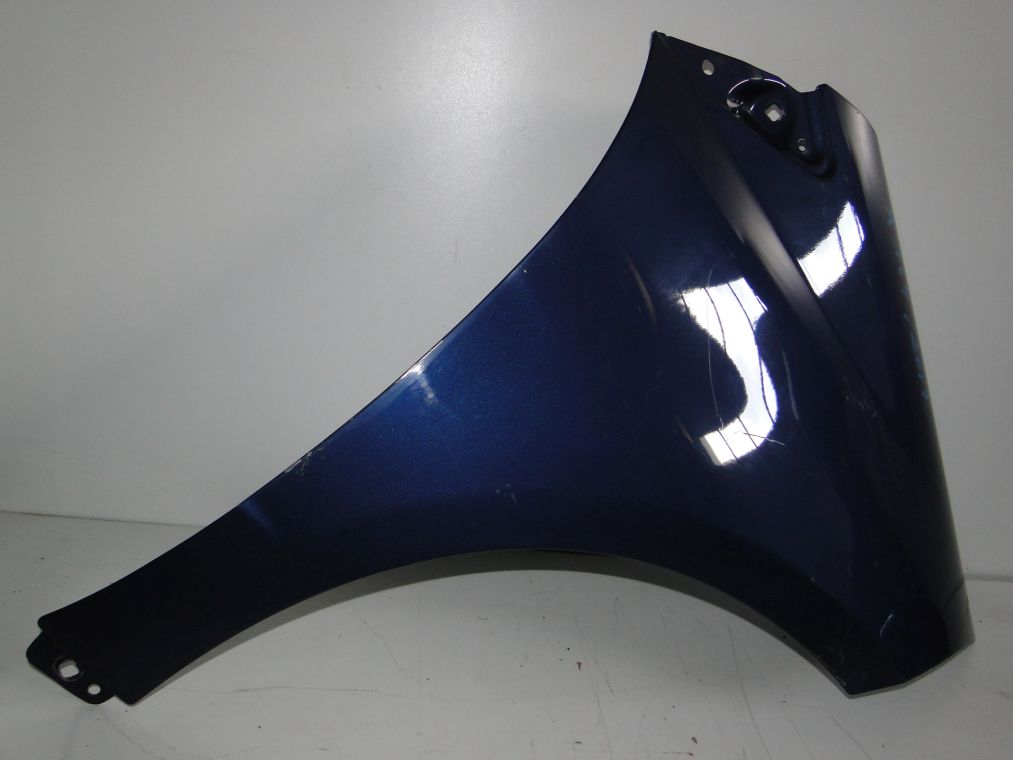 MERCEDES A KLASA W169 BŁOTNIK PRZEDNI PRAWY ŁADNY