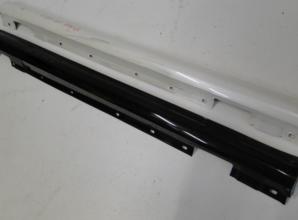 MERCEDES C KLASA W204 63 AMG LISTWA PROGOWA CZARNA - obrazek 2