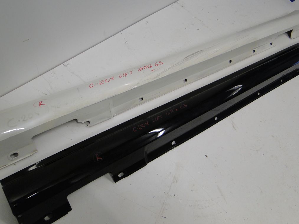 MERCEDES C KLASA W204 63 AMG LISTWA PROGOWA CZARNA - obrazek 4