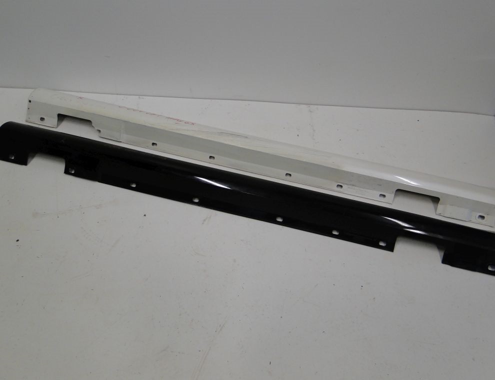 MERCEDES C KLASA W204 63 AMG LISTWA PROGOWA CZARNA - obrazek 5