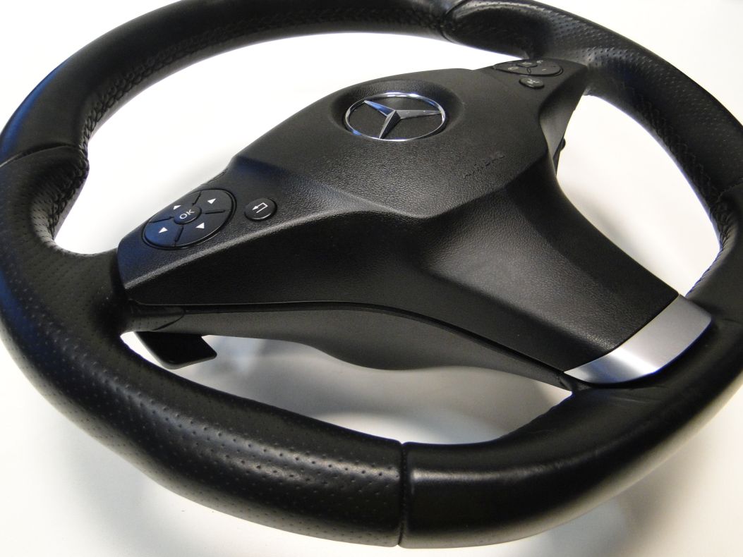 MERCEDES E KLASA W207 KIEROWNICA AMG - obrazek 2