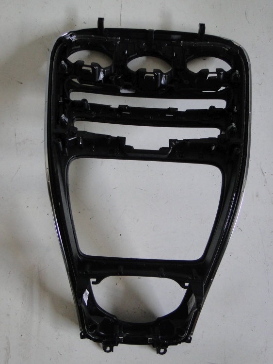 MERCEDES C KLASA W205 PANEL W KONSOLĘ RAMKA - obrazek 4