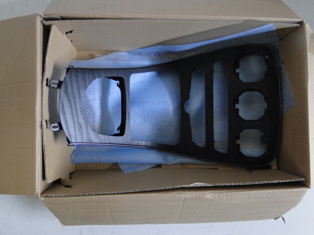 MERCEDES C KLASA W205 PANEL W KONSOLĘ RAMKA - obrazek 8