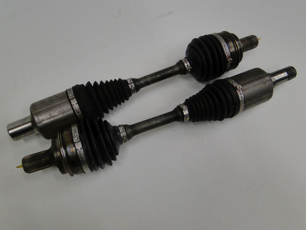 MERCEDES C KLASA W204 PÓŁOŚ PRAWA LEWA 4 MATIC