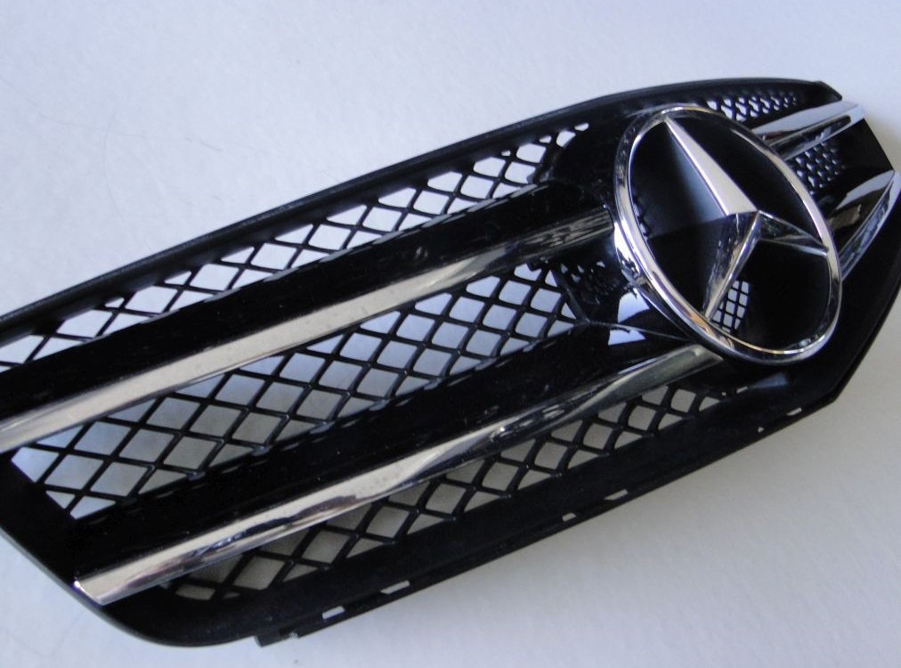 MERCEDES C KLASA W204 PO LIFCIE COUPE GRILL ATRAPA AMG