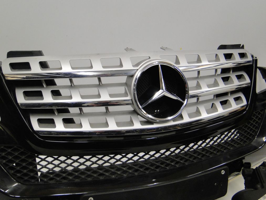 MERCEDES ML W164 PO LIFCIE GRILL ATRAPA