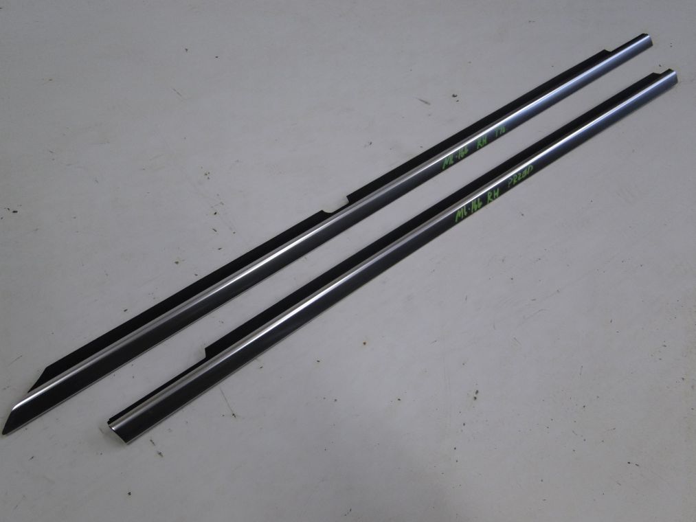 MERCEDES ML 166 LISTWA NA DRZWI PRAWE PRZEDNIE TYLNE - obrazek 2