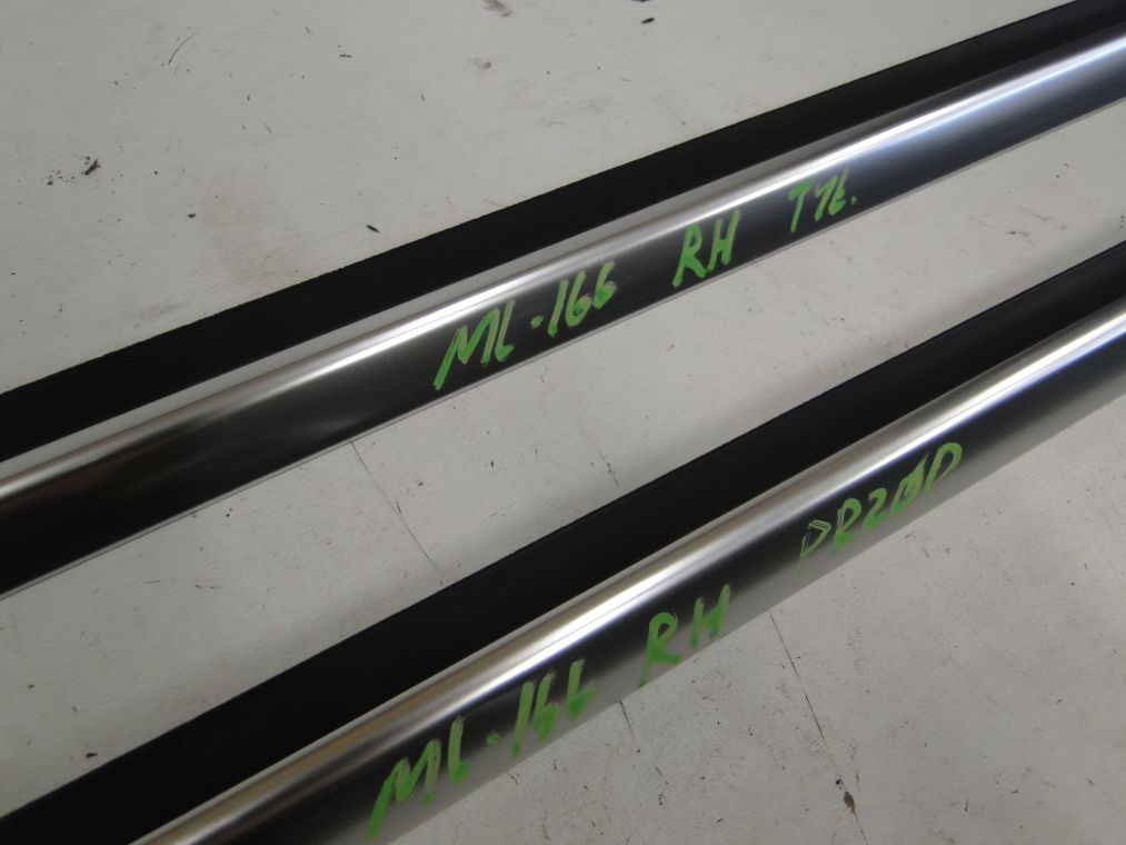 MERCEDES ML 166 LISTWA NA DRZWI PRAWE PRZEDNIE TYLNE - obrazek 3