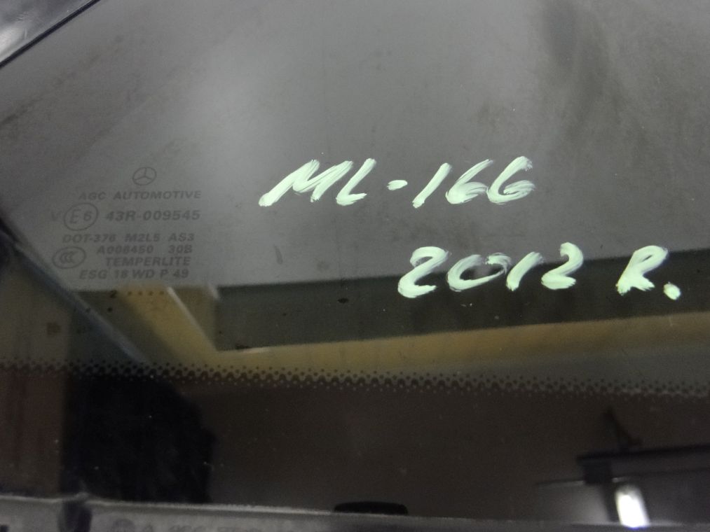 MERCEDES ML W166 SZYBA TYLNA PRAWA TRÓJKĄTNA 2012 - obrazek 2