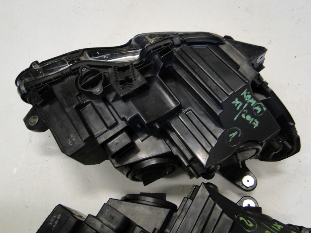 MERCEDES C KLASA W204 PO LIFCIE LAMPA CZARNA PRAWA LEWA - obrazek 7