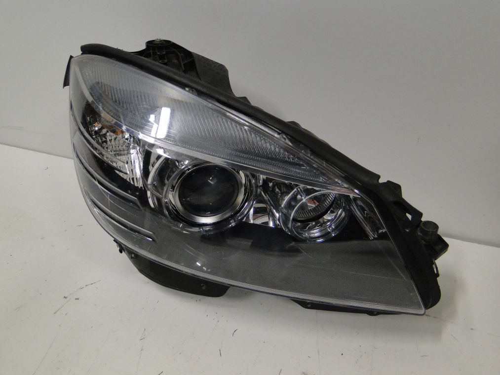 MERCEDES C KLASA W204 AMG LAMPA CZARNA XENON PRAWA - obrazek 2