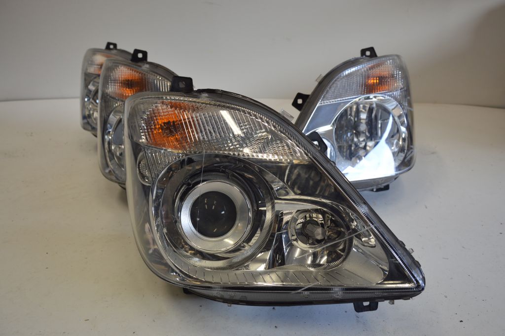 MERCEDES SPRINTER W906 LAMPA PRAWA XENON KSENON