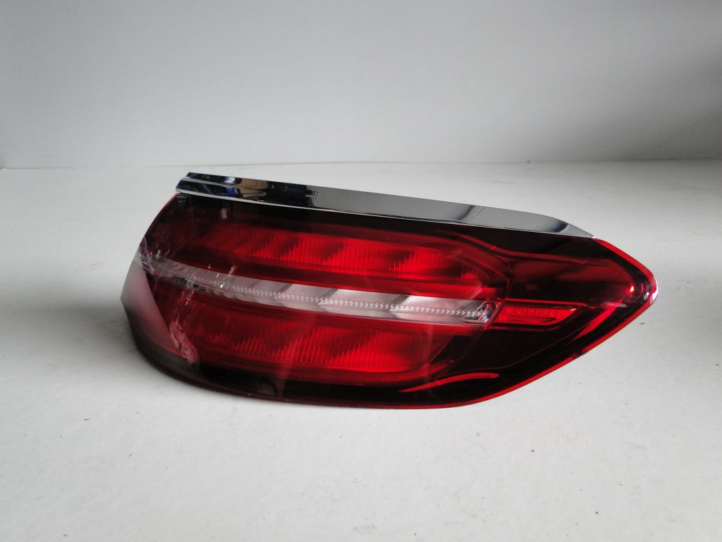 MERCEDES GLE 292 COUPE LAMPA TYLNA PRAWA