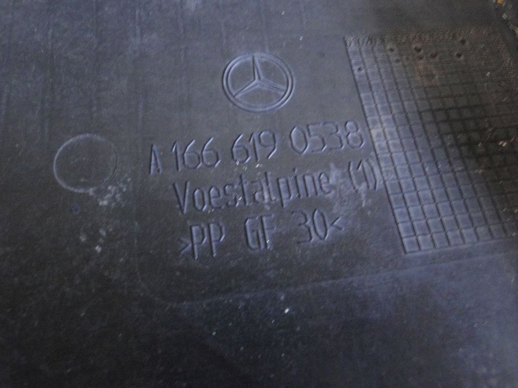 MERCEDES ML W166 GLE W166 OSŁONA ZBIORNIK PALIWA ADBLUE - obrazek 3