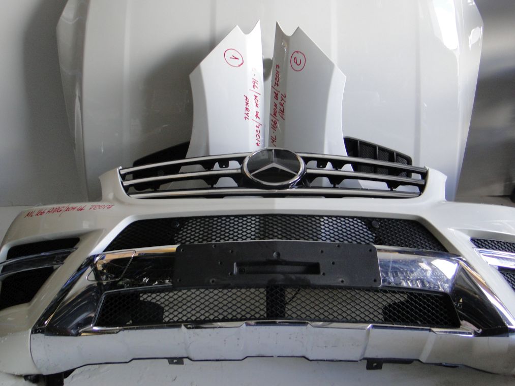MERCEDES ML W166 ZDERZAK AMG PRZEDNI BIAŁY