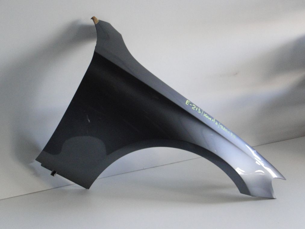 MERCEDES E KLASA W213 BŁOTNIK PRAWY PRZEDNI