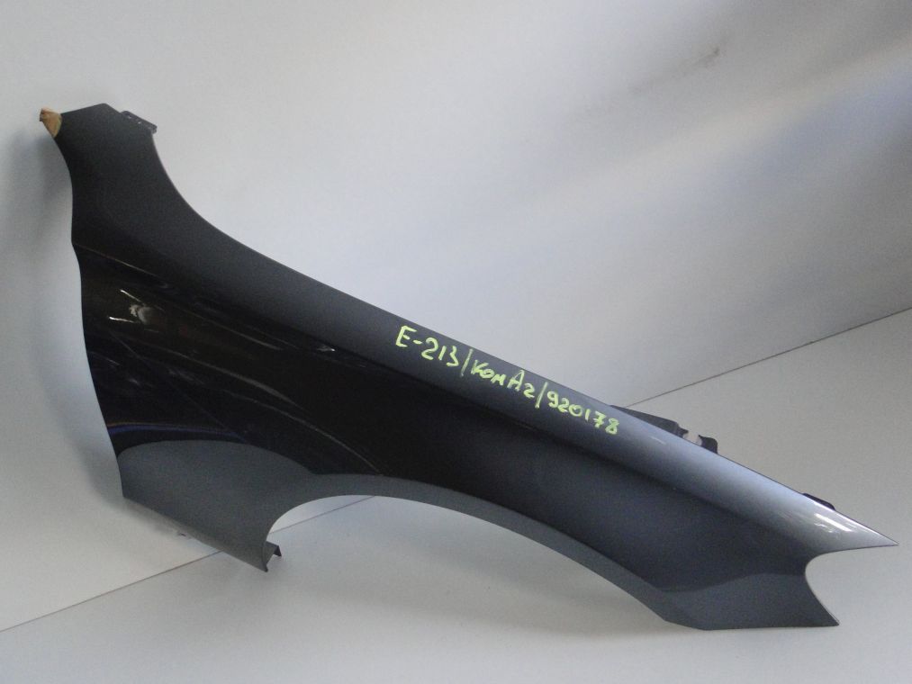 MERCEDES E KLASA W213 BŁOTNIK PRAWY PRZEDNI - obrazek 2