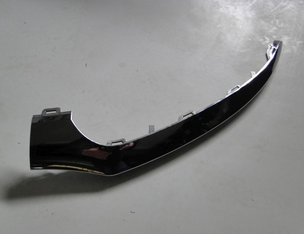 MERCEDES C KLASA W204 AMG LISTWA LEWA