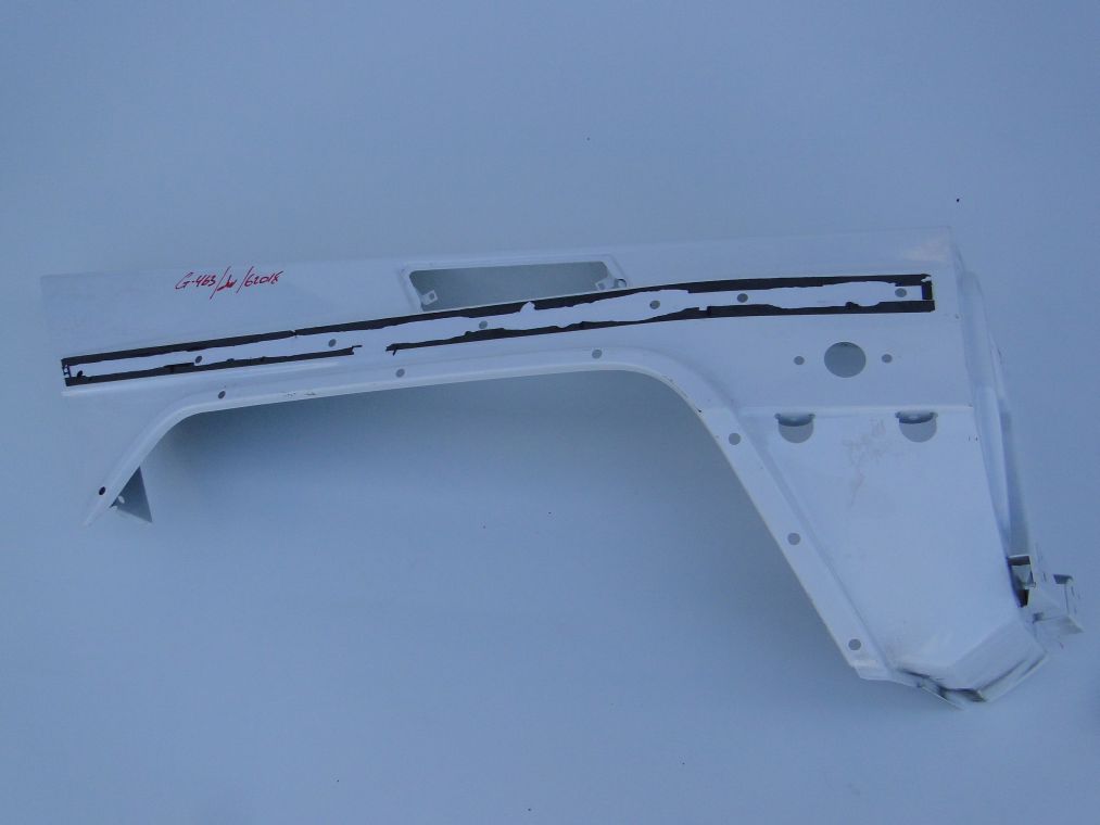 MERCEDES G KLASA W463 AMG BŁOTNIK PRZEDNI PRAWY