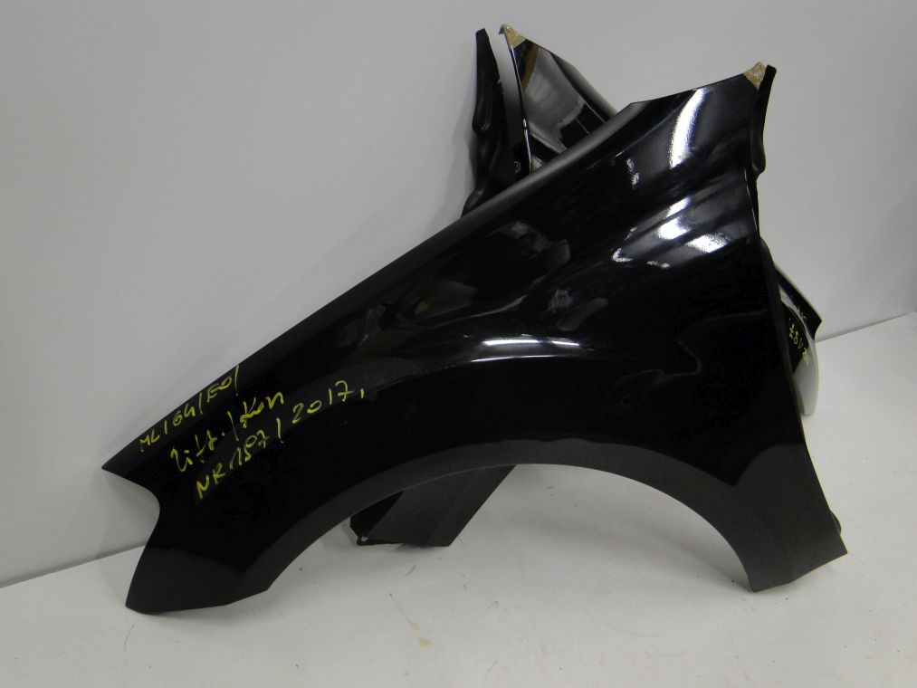 MERCEDES ML W164 PO LIFCIE BŁOTNIK PRZEDNI LEWY KOLOR 197