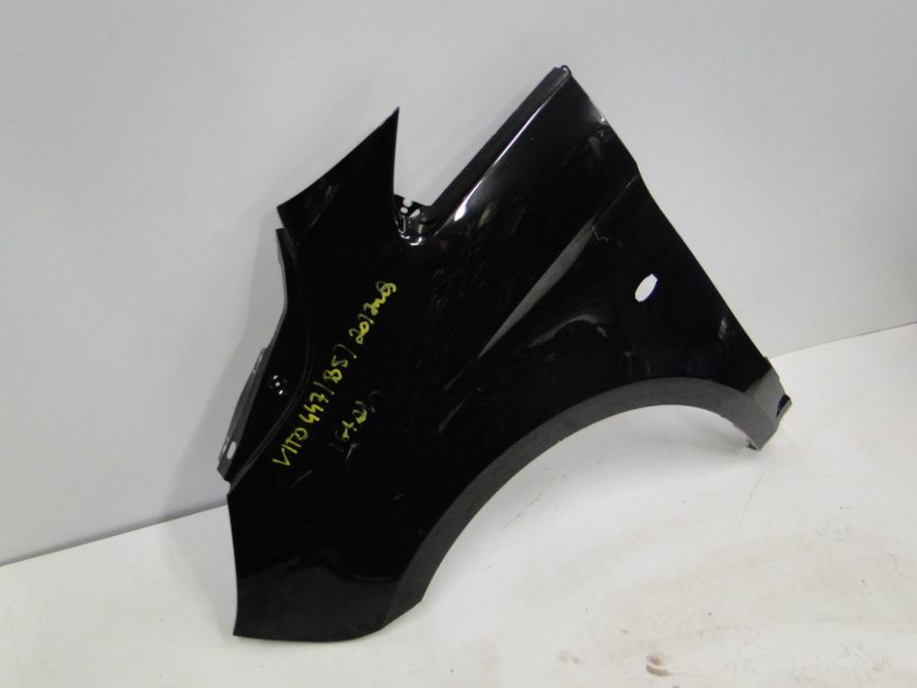 MERCEDES V KLASA W447 BŁOTNIK LEWY PRZEDNI