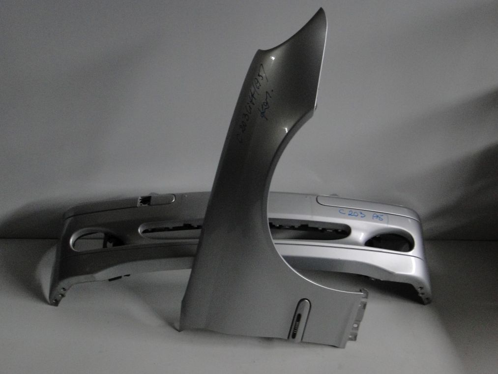 MERCEDES C KLASA W203 BŁOTNIK PRZEDNI PRAWY