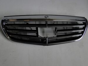 MERCEDES E KLASA W213 GRILL ATRAPA