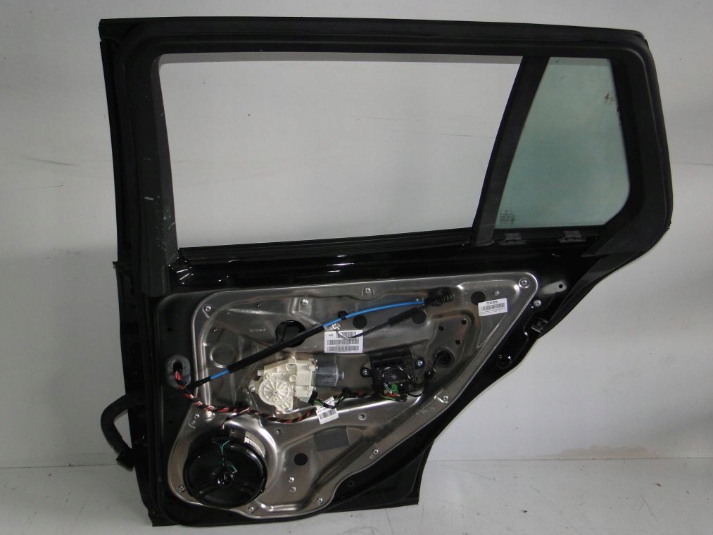 MERCEDES C KLASA W204 KOMBI DRZWI TYLNE PRAWE - obrazek 8