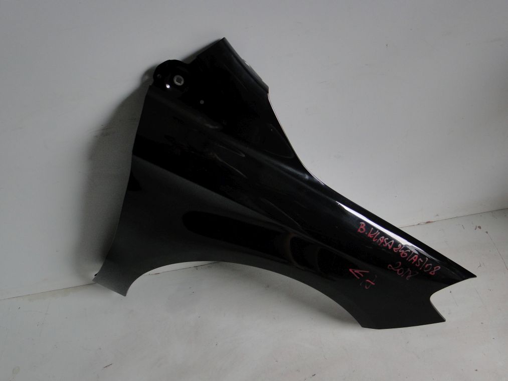 MERCEDES B KLASA W246 BŁOTNIK PRZEDNI PRAWY - obrazek 2