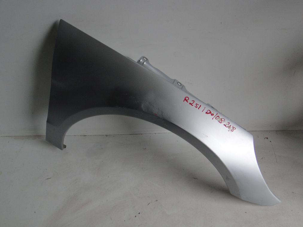 MERCEDES R KLASA W251 BŁOTNIK PRZEDNI PRAWY