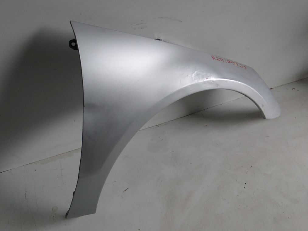 MERCEDES R KLASA W251 BŁOTNIK PRZEDNI PRAWY - obrazek 4