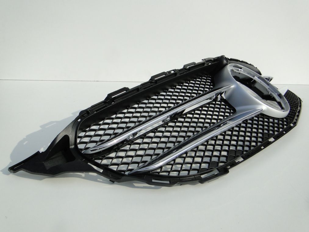 MERCEDES C KLASA W205 PO LIFCIE GRILL ATRAPA NA KAMERĘ - obrazek 11