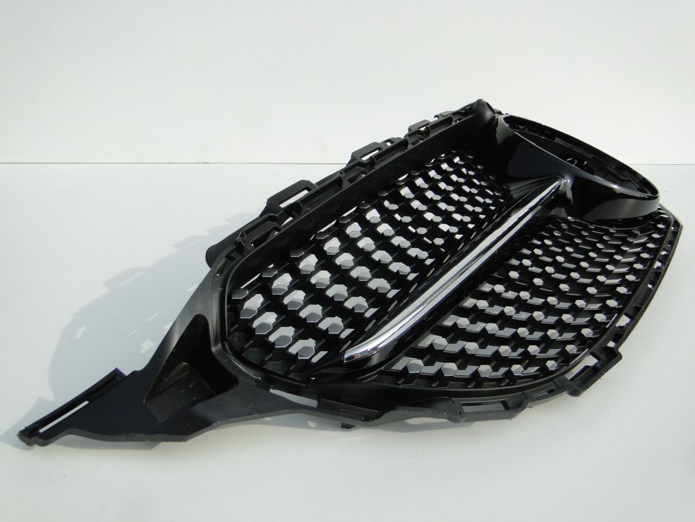 MERCEDES C KLASA W205 PO LIFCIE AMG GRILL ATRAPA DIAMENT - obrazek 10