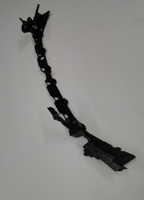 MERCEDES C KLASA 204 MOCOWANIE ZDERZAKA AMG RAMA - obrazek 2