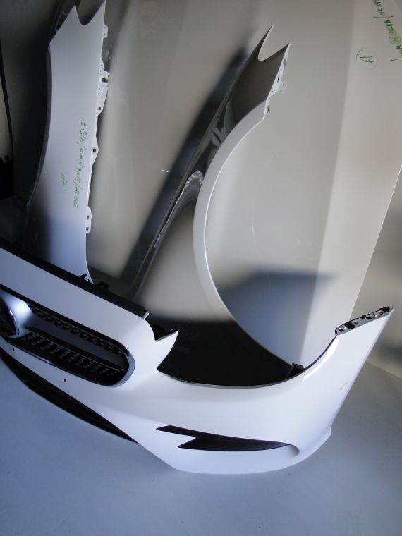 MERCEDES E KLASA W238 ZDERZAK AMG PRZEDNI