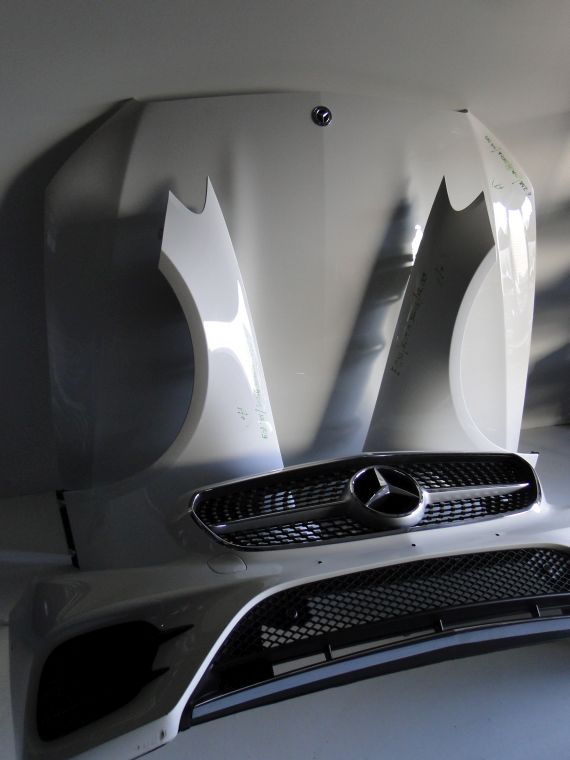 MERCEDES E KLASA W238 ZDERZAK AMG PRZEDNI - obrazek 4