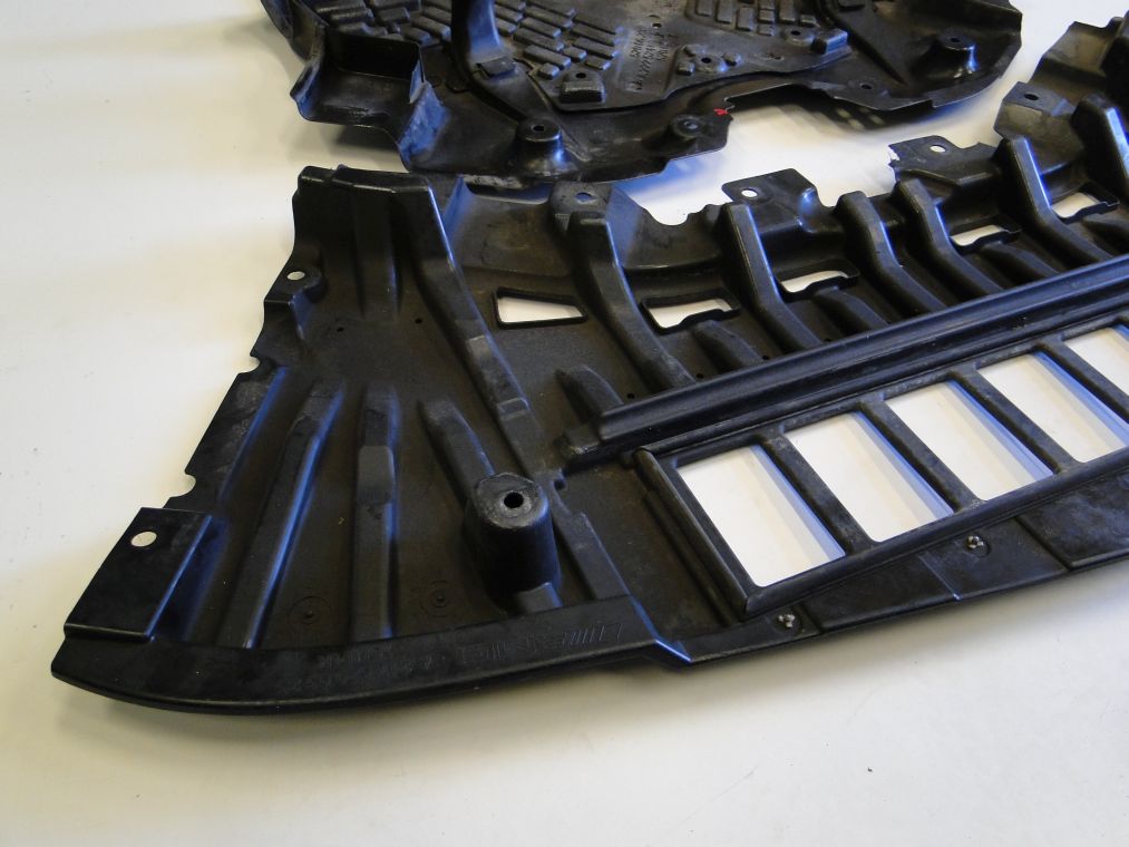 MERCEDES S KLASA W217 OSŁONA POD ZDERZAK 63 AMG - obrazek 4