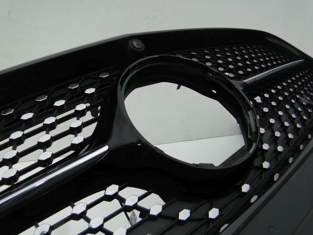 MERCEDES CLS 257 AMG PAKIET GRILL ATRAPA NA KAMERĘ - obrazek 2