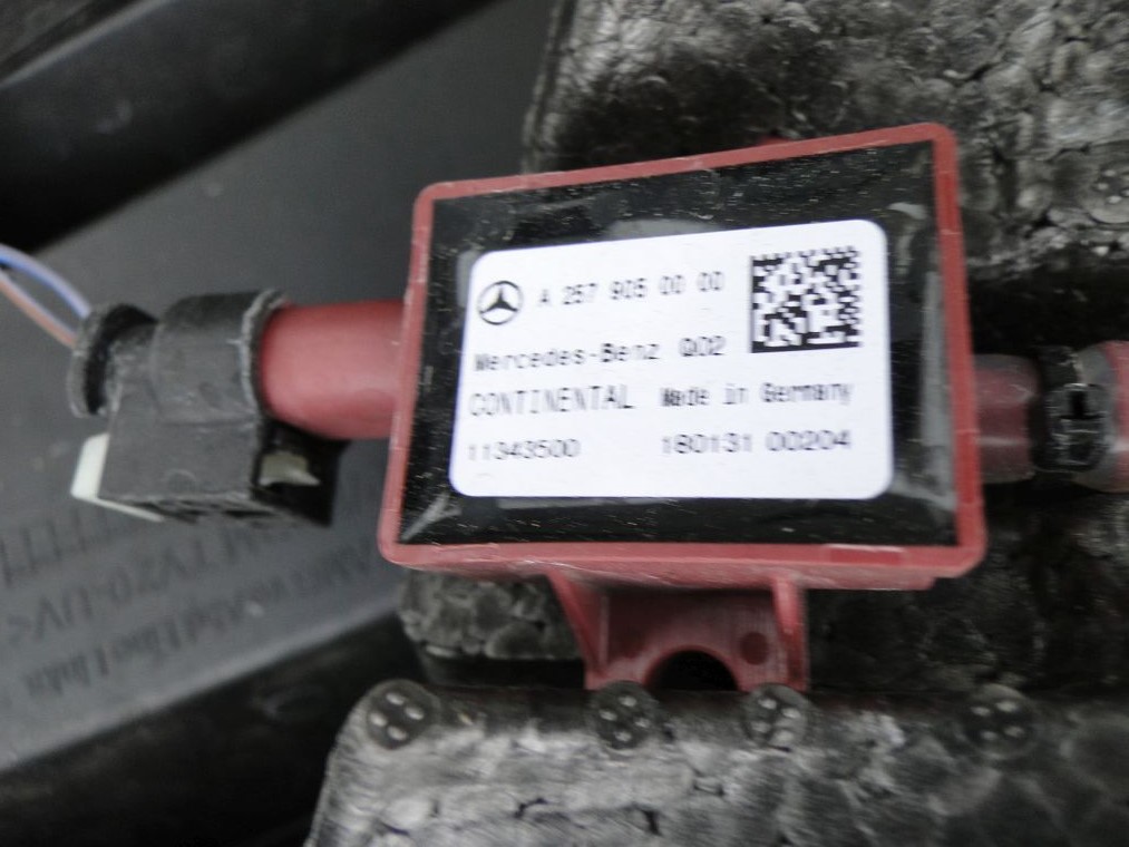 MERCEDES W257 X253 INSTALACJA CZUJNIK ZDERZENIOWY - obrazek 4