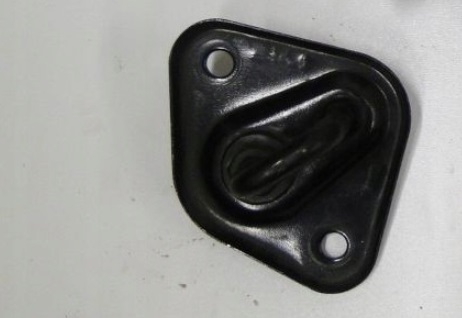 MERCEDES E KLASA W213 UCHO ZACZEP MASKI RYGIEL