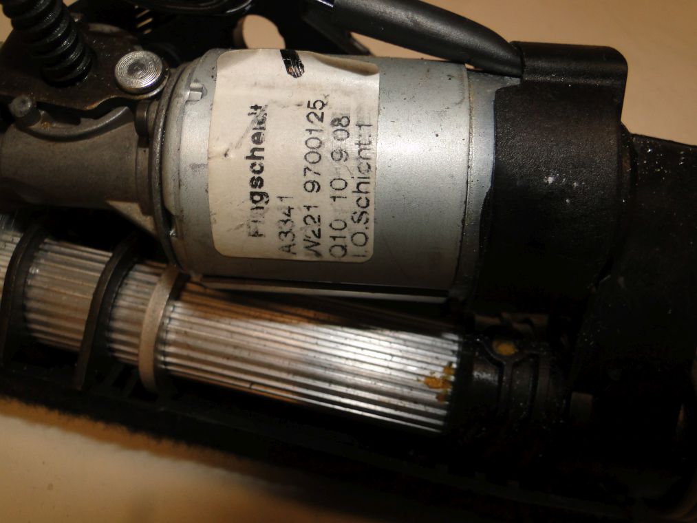 MERCEDES S KLASA W221 SILNICZEK REGULACJI ZAGŁÓWKA - obrazek 2