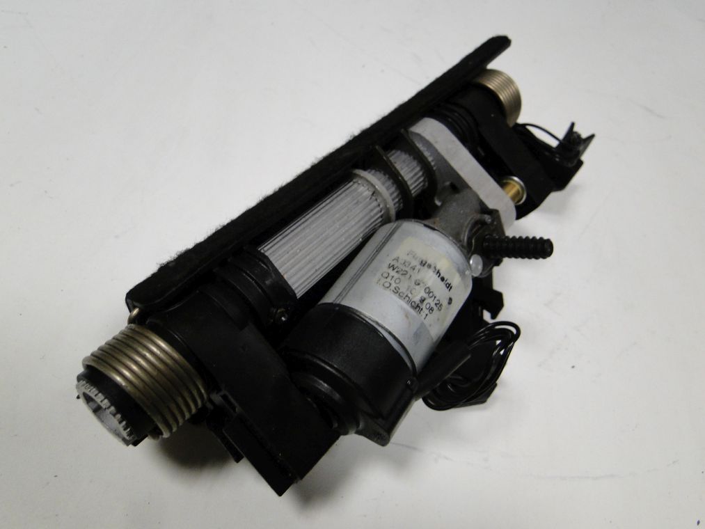 MERCEDES S KLASA W221 SILNICZEK REGULACJI ZAGŁÓWKA - obrazek 3