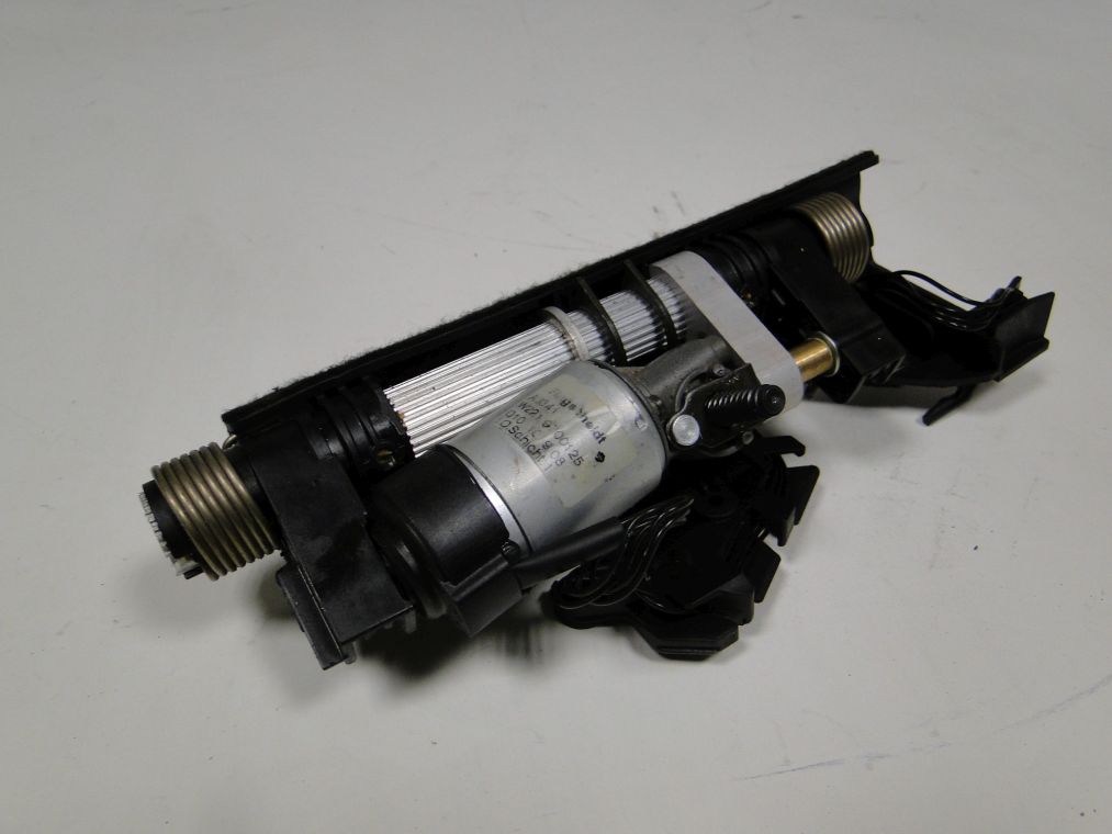 MERCEDES S KLASA W221 SILNICZEK REGULACJI ZAGŁÓWKA - obrazek 6