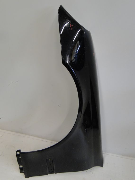 MERCEDES C KLASA W203 BŁOTNIK LEWY PRZEDNI