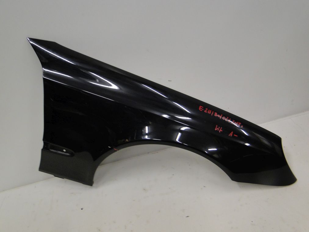 MERCEDES E KLASA W211 LIFT BŁOTNIK PRAWY PRZEDNI - obrazek 3